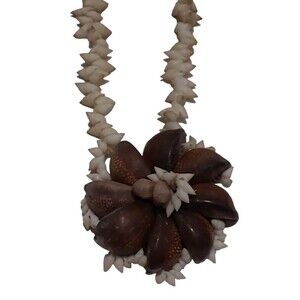 Hawaiian Medallion Necklace Lie Cowrie Tiny Seashell Floral 30" Vintage